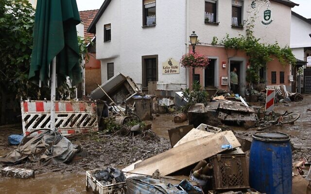 This picture taken in Bad Neuenahr-Ahrweiler, western Germany, on July 16, 2021, shows piled up debris after heavy rain hit parts of the country, causing widespread flooding and major damage (CHRISTOF STACHE / AFP) This picture taken in Bad Neuenahr-Ahrweiler, western Germany, on July 16, 2021, shows piled up debris after heavy rain hit parts of the country, causing widespread flooding and major damage (CHRISTOF STACHE / AFP)