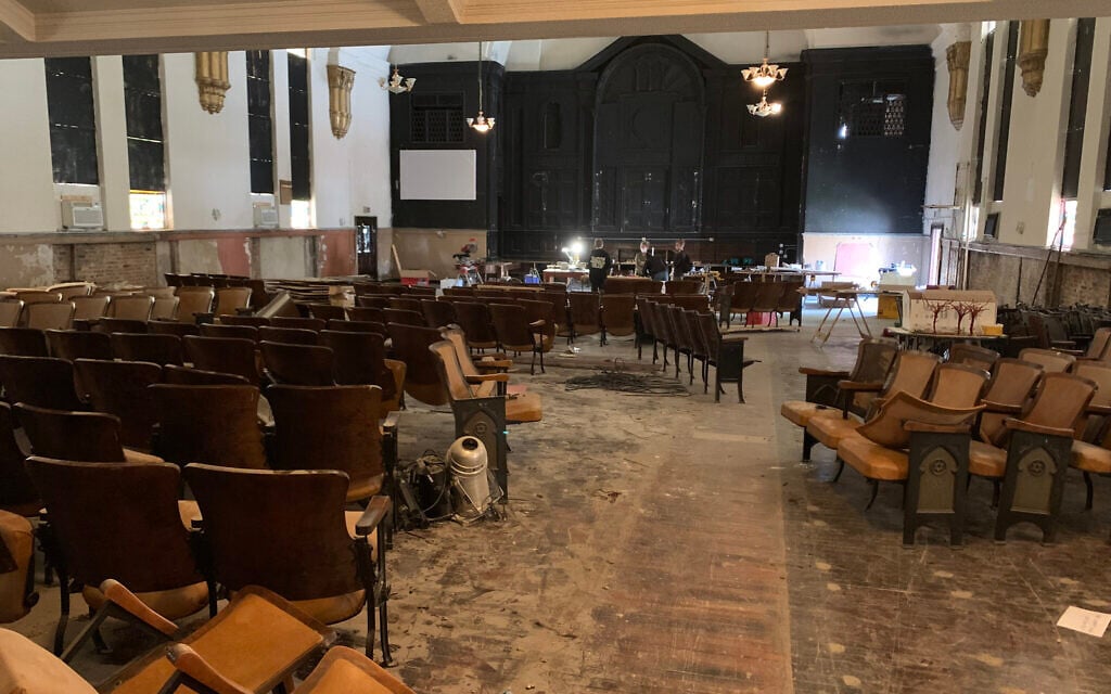 The former Congregation B'nai Bezalel building in Chicago's Woodlawn neighborhood hasn't held a synagogue in more than half a century. Now a local Jewish couple plan to rehabilitate the space into a carbon-neutral living and co-working facility, with Jewish components. (Naomi Waxman/JTA)