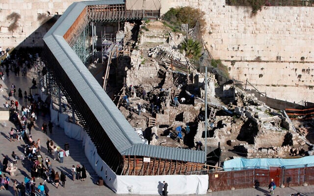Israel Antiquities Authority workers seen working under the Mughrabi bridge leading to the Al-Aqsa Mosque in the Old City of Jerusalem, December 31 2012. (Sliman Khader/Flash90) Israel Antiquities Authority workers seen working under the Mughrabi bridge leading to the Al-Aqsa Mosque in the Old City of Jerusalem, December 31 2012. (Sliman Khader/Flash90)