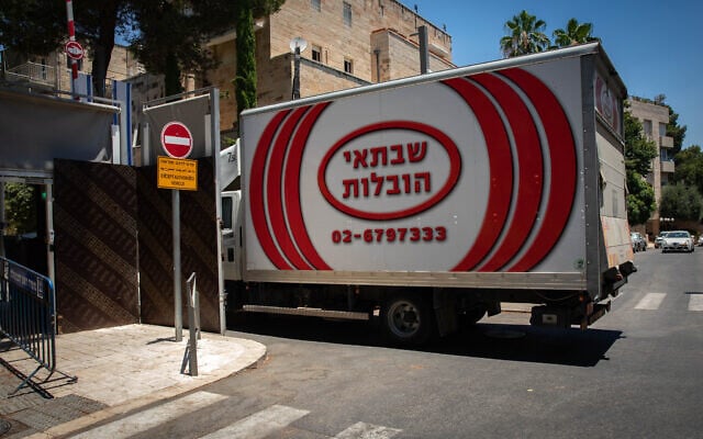 A moving truck is seen outside the Prime Minister's Residence in Jerusalem on July 6, 2021. (Olivier Fitoussi/Flash90) A moving truck is seen outside the Prime Minister's Residence in Jerusalem on July 6, 2021. (Olivier Fitoussi/Flash90)