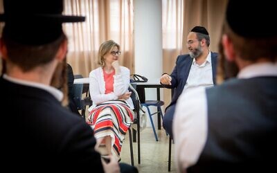 JDC's new CEO Ariel Zwang visits with participants of Hanoch Digital, a JDC program that helps Israeli Haredim embrace technology to confidently enter the job market. (courtesy)