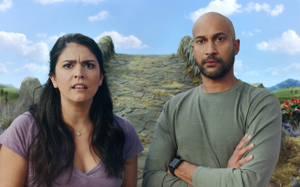 Cecily Strong and Keegan-Michael Key in 'Schmigadoon!' Episode 2. (Courtesy Apple TV+)