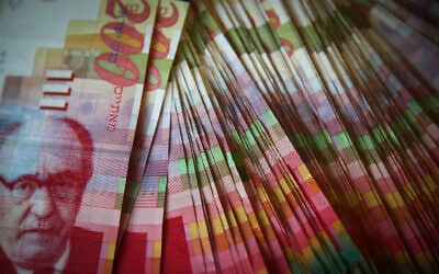 Illustrative image of cash. (Nati Shohat/Flash90)