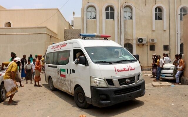 An ambulance transports casualties of strikes on Al-Anad air base to the Ibn Khaldun hospital in the government-held southern province of Lahij, in Yemen, August 29, 2021. (Saleh OBAIDI / AFP) An ambulance transports casualties of strikes on Al-Anad air base to the Ibn Khaldun hospital in the government-held southern province of Lahij, in Yemen, August 29, 2021. (Saleh OBAIDI / AFP)