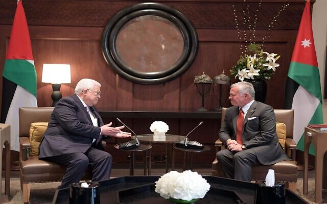 Palestinian Authority President Mahmoud Abbas (L) meets with King Abdullah II of Jordan in Amman, August 15, 2021. (WAFA) Palestinian Authority President Mahmoud Abbas (L) meets with King Abdullah II of Jordan in Amman, August 15, 2021. (WAFA)