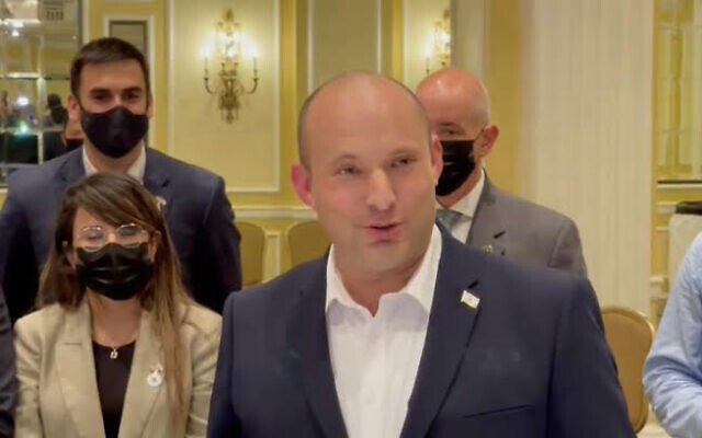 Prime Minister Naftali Bennett gives a dvar Torah address before Friday night Shabbat services in Washington, DC, August 27, 2021 (screenshot)