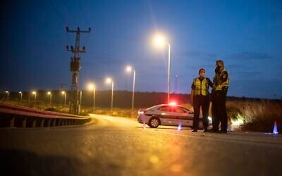 Illustrative: Police officers at the entrance to the Emmanuel settlement in the West Bank during a coronavirus lockdown, on September 8, 2020. (Sraya Diamant/Flash90)