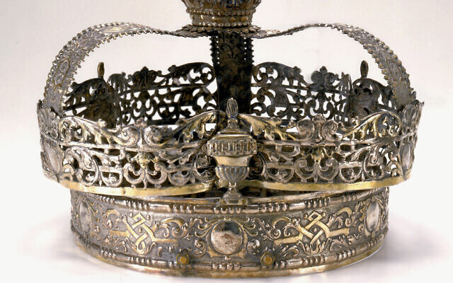 18th-century Torah crown from Nuremberg, Germany. (Photographer: John Parnell, Photo © The Jewish Museum, New York)