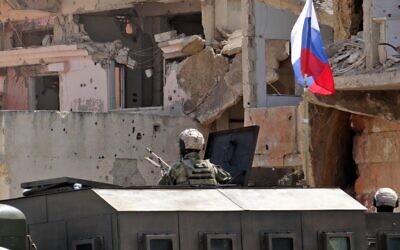 Russian troops in the Syrian district of Daraa al-Balad in Syria's southern province of Daraa, on September 1, 2021. (Sam HARIRI / AFP)