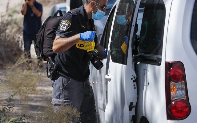 Members of Israeli security forces search a woodland area between the northern Israeli cities of Afula and Nazareth, on September 11, 2021, amid a manhunt for Palestinian jailbreakers. (Ahmad Gharabli/AFP) Members of Israeli security forces search a woodland area between the northern Israeli cities of Afula and Nazareth, on September 11, 2021, amid a manhunt for Palestinian jailbreakers. (Ahmad Gharabli/AFP)