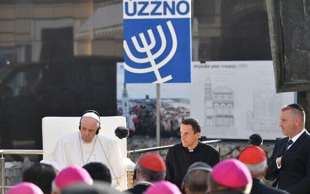 Pope Francis meets the Jewish community at the Rybne Square in Bratislava, Slovakia, on September 13, 2021. (Tiziana FABI / AFP)