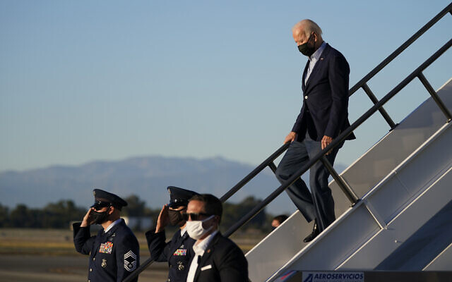 US President Joe Biden arrives on Air Force One at Long Beach Airport Monday, Sept. 13, 2021, in Long Beach, Calif., to attend a get out the vote rally for California Gov. Gavin Newsom who is facing a recall election. (AP Photo/Evan Vucci) US President Joe Biden arrives on Air Force One at Long Beach Airport Monday, Sept. 13, 2021, in Long Beach, Calif., to attend a get out the vote rally for California Gov. Gavin Newsom who is facing a recall election. (AP Photo/Evan Vucci)