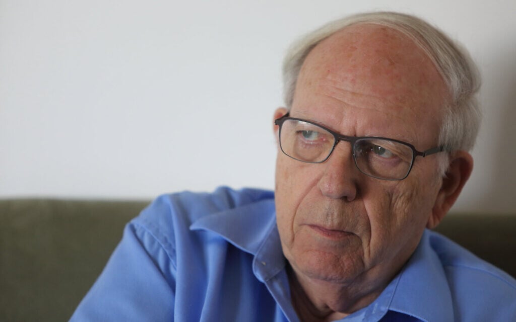 Efraim Halevy, the ninth director of the Mossad intelligence agency, on January 27, 2015. (Yaakov Naumi/Flash90)