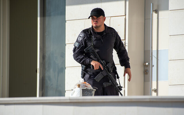 Police are seen in the northern village of Sandala village as they search for six escaped Palestinian security prisoners, on September 10, 2021. (Flash90) Police are seen in the northern village of Sandala village as they search for six escaped Palestinian security prisoners, on September 10, 2021. (Flash90)