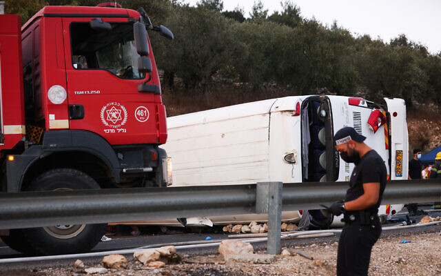 The scene of a serious accident between a bus and two cars on Route 89 in the northern Galilee, September 29, 2021. (David Cohen/Flash90)