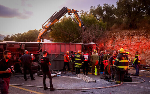 The scene of a serious accident between a bus and two cars on Route 89 in the northern Galilee, September 29, 2021. (David Cohen/Flash90)