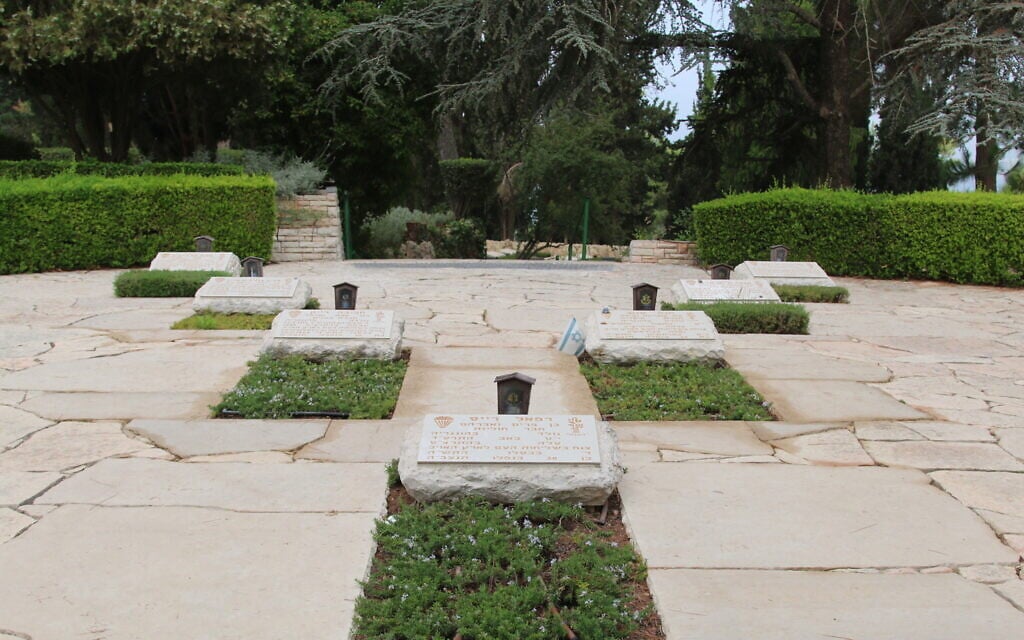 A memorial for the Jewish paratroopers killed in World War II when they attempted to help their fellow Jews by parachuting into Nazi-occupied Europe. (Shmuel Bar-Am)