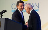 Amos Hochstein, US State Department special envoy for energy (left), shakes hands with then-US vice president Joe Biden after introducing at the Caribbean Energy Security Summit at the State Department in Washington, on January 26, 2015. (AP Photo/Jacquelyn Martin)