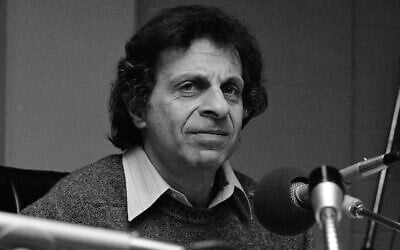 Mort Sahl, comedian, during taping at WRC studios in Washington December 6, 1978.  (AP)