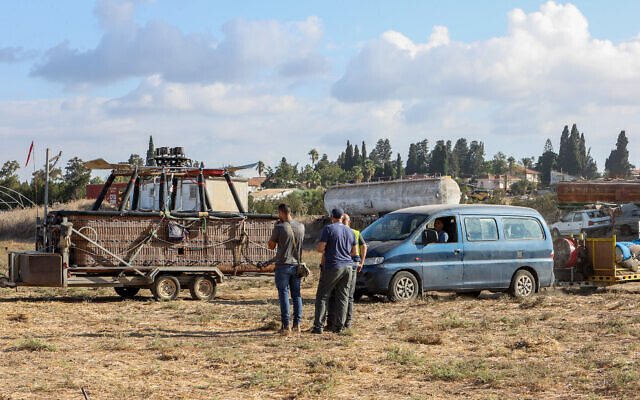 The scene where a man fell to his death from a hot air balloon near Afula, northern Israel, October 19, 2021(Meir Vaknin/Flash90) The scene where a man fell to his death from a hot air balloon near Afula, northern Israel, October 19, 2021(Meir Vaknin/Flash90)