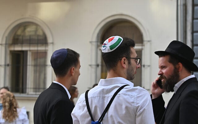 Hungarian Jews celebrate the opening of a new synagogue in Budapest on Aug. 27, 2021. (Cnaan Liphshiz via JTA) Hungarian Jews celebrate the opening of a new synagogue in Budapest on Aug. 27, 2021. (Cnaan Liphshiz via JTA)