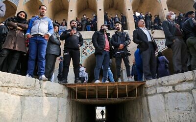 Iranians gather during a protest to voice their anger after their province's lifeblood river dried up due to drought and diversion, in the central city of Isfahan, on November 19, 2021. (Fatmeh Nasr / ISNA / AFP)