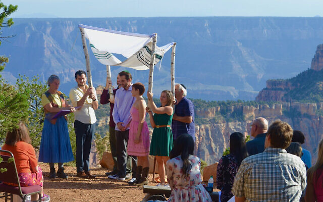 Rabbi Nina Perlmutter officiates a wedding overlooking the Grand Canyon in 2017. (Tom Brodersen/ via JTA)