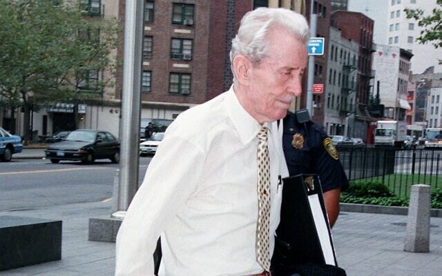 Jack Reimer enters Federal District Court in Manhattan on August 17, 1998. (Stan Honda/AFP via Getty Images/ via JTA)