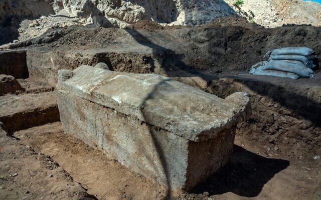 Tombs from the time of the Sanhedrin in Yavne. (Yaniv Berman/Israel Antiquities Authority) Tombs from the time of the Sanhedrin in Yavne. (Yaniv Berman/Israel Antiquities Authority)