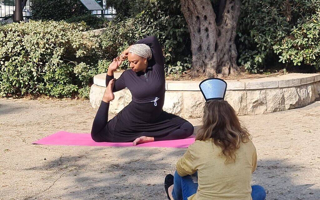 Behind the scenes at a Jewish Life Photo Bank photo shoot. (Laura Ben David)