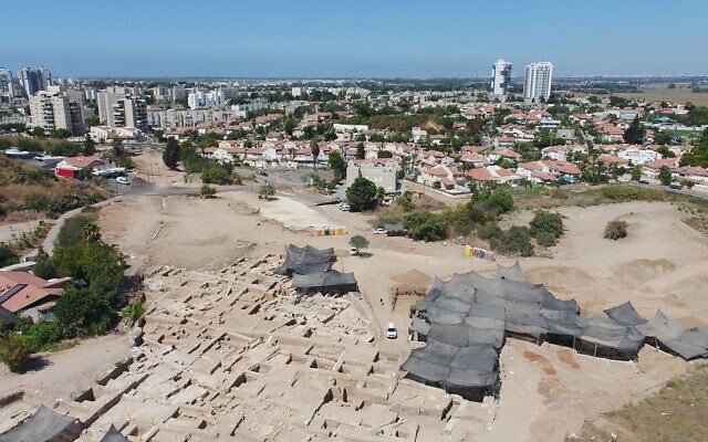 Aerial photo of the excavations at Yavne. (Emil Aladjem/Israel Antiquities Authority) Aerial photo of the excavations at Yavne. (Emil Aladjem/Israel Antiquities Authority)