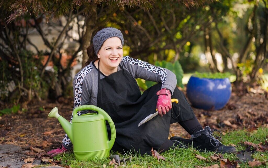 Miriam Marizan of Baltimore gardens during her photo shoot. (Courtesy: Jewish Life Photo Bank)