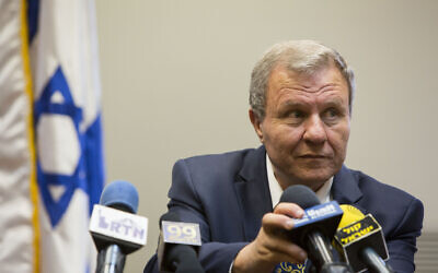 Meir Sheetrit at the Knesset, on October 27, 2014 (Yonatan Sindel/Flash90)