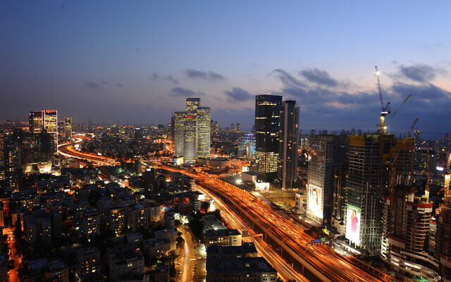 An aerial shot of Tel Aviv at night. April 15, 2018. (Photo by Mendy Hechtman/FLASH90)
