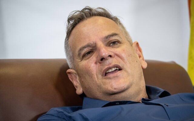 Health Minister Nitzan Horowitz donates blood at a Magen David Adom facility in Jerusalem, October 25, 2021. (Yonatan Sindel/Flash90) Health Minister Nitzan Horowitz donates blood at a Magen David Adom facility in Jerusalem, October 25, 2021. (Yonatan Sindel/Flash90)
