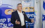 Health Minister Nitzan Horowitz speaks during a press conference at a vaccine center for children in Tel Aviv on November 23, 2021. (Avshalom Sassoni/ Flash90)
