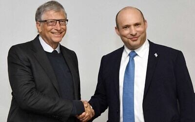 Prime Minister Naftali Bennett (right) meets with Microsoft co-founder Bill Gates on the sidelines of the COP26 climate change conference in Glasgow, on November 2, 2021. (Haim Zach/GPO) Prime Minister Naftali Bennett (right) meets with Microsoft co-founder Bill Gates on the sidelines of the COP26 climate change conference in Glasgow, on November 2, 2021. (Haim Zach/GPO)