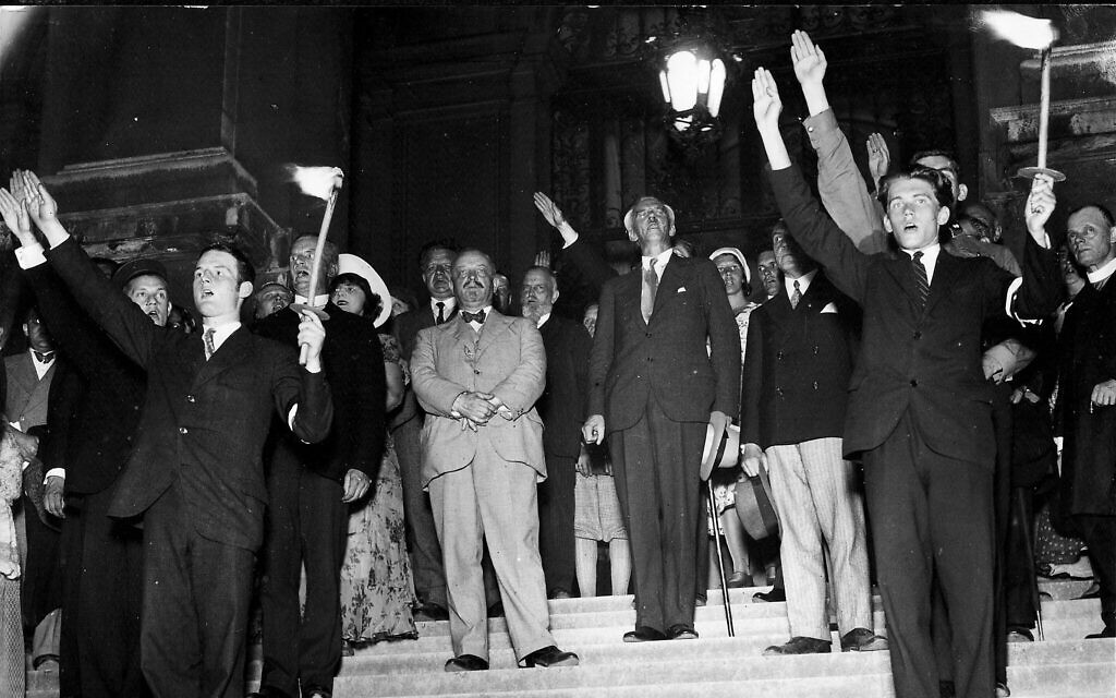 Students at the University of Vienna saluting in a torchlight parade together with the Rector, Hans Übersberger, in 1931. (ÖNB. Bildarchiv)