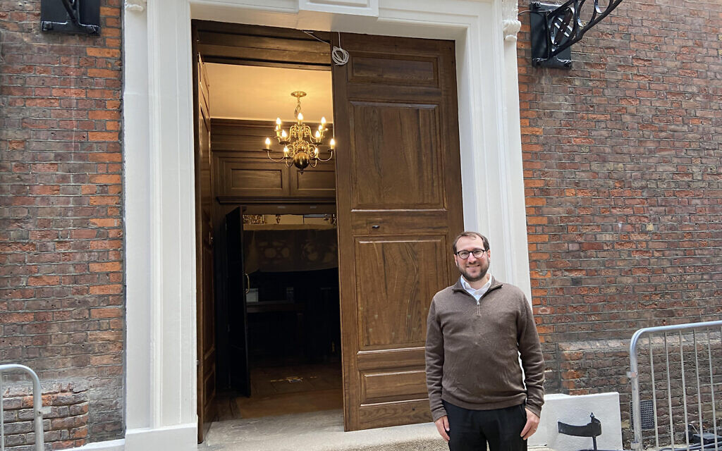 Rabbi Shalom Morris at the entrance to Bevis Marks Synagogue in the City of London, October 27, 2021 (DH/Times of Israel) Rabbi Shalom Morris at the entrance to Bevis Marks Synagogue in the City of London, October 27, 2021 (DH/Times of Israel)