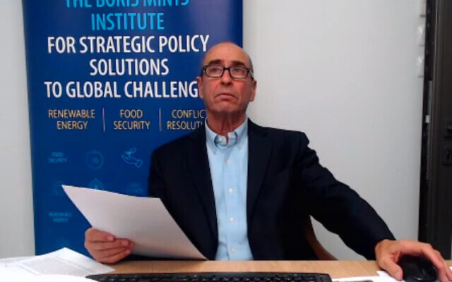 Itai Sened, dean of Tel Aviv University’s Gershon H. Gordon Faculty of Social Sciences and head of the Boris Mints Institute, moderates a Nov. 10 panel co-hosted by the institute and Austria’s University of Vienna. (Credit: Larry Luxner) Itai Sened, dean of Tel Aviv University’s Gershon H. Gordon Faculty of Social Sciences and head of the Boris Mints Institute, moderates a Nov. 10 panel co-hosted by the institute and Austria’s University of Vienna. (Credit: Larry Luxner)