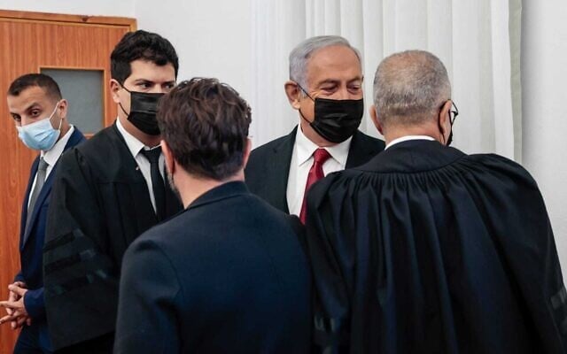 Opposition leader Benjamin Netanyahu at the Jerusalem District Court, November 22, 2021. (Oren Ben Hakoon/Pool) Opposition leader Benjamin Netanyahu at the Jerusalem District Court, November 22, 2021. (Oren Ben Hakoon/Pool)
