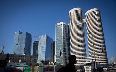 A view of high-rise buildings near Ayalon Highway in Tel Aviv, December 9, 2020 (Miriam Alster/Flash90)