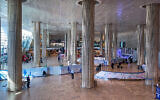 The arrivals hall at Ben Gurion Airport, on November 28, 2021. (Avshalom Sassoni/Flash90)