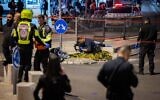 Israeli security forces at the scene of stabbing attack outside Damascus Gate in Jerusalem, on December 4, 2021. (Yonatan Sindel/Flash90)