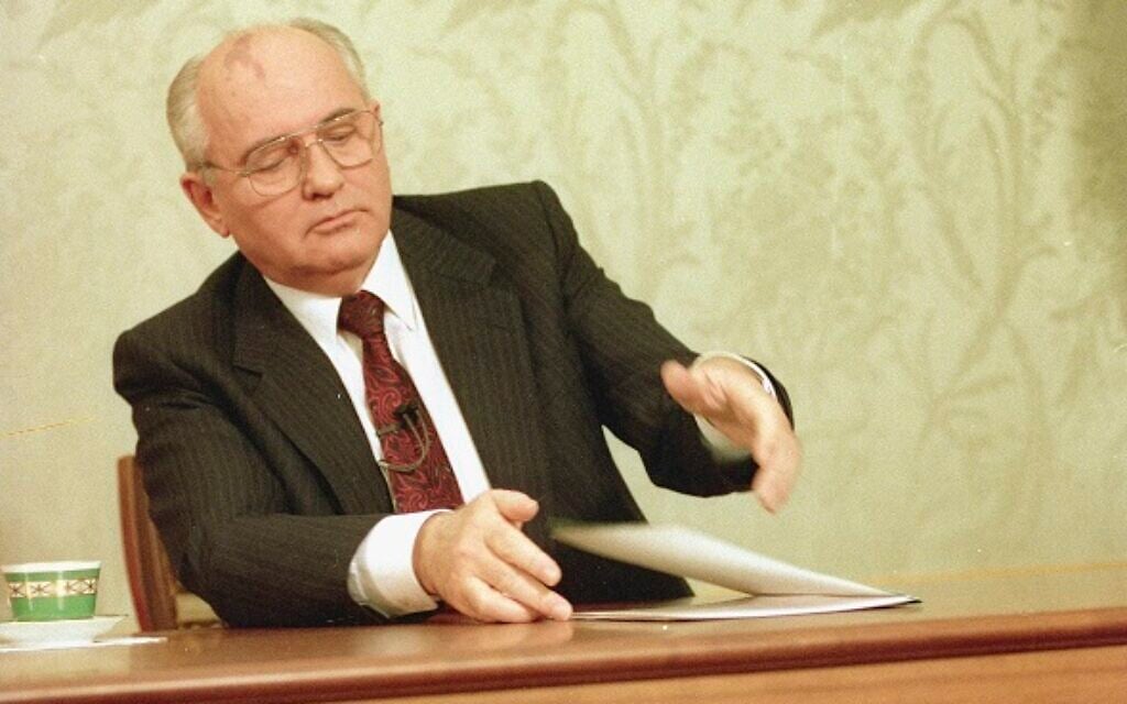 Mikhail Gorbachev, eighth and final leader of the Soviet Union, closes his resignation speech on the table after delivering it on Soviet television in the Kremlin, Moscow, Wednesday, December 25, 1991. (AP Photo/Liu Heung Shing, File) Mikhail Gorbachev, eighth and final leader of the Soviet Union, closes his resignation speech on the table after delivering it on Soviet television in the Kremlin, Moscow, Wednesday, December 25, 1991. (AP Photo/Liu Heung Shing, File)