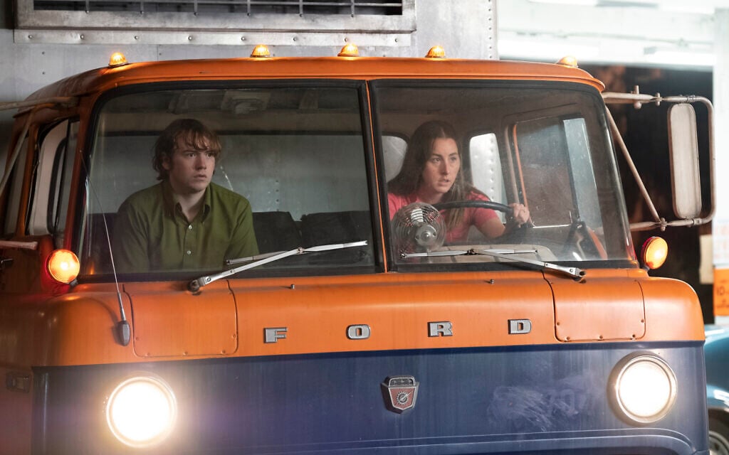 Alana Haim and Cooper Hoffman in 'Licorice Pizza.' (Courtesy United Artists)