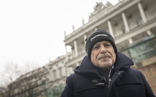 Barry Rosen, 77, a former US diplomat who was one of the 52 hostages held in Iran during 444 days from 1979 to 1981, speaks to AFP journalists outside the Coburg palace in Vienna, Austria, on January 14, 2022. (JOE KLAMAR / AFP) Barry Rosen, 77, a former US diplomat who was one of the 52 hostages held in Iran during 444 days from 1979 to 1981, speaks to AFP journalists outside the Coburg palace in Vienna, Austria, on January 14, 2022. (JOE KLAMAR / AFP)