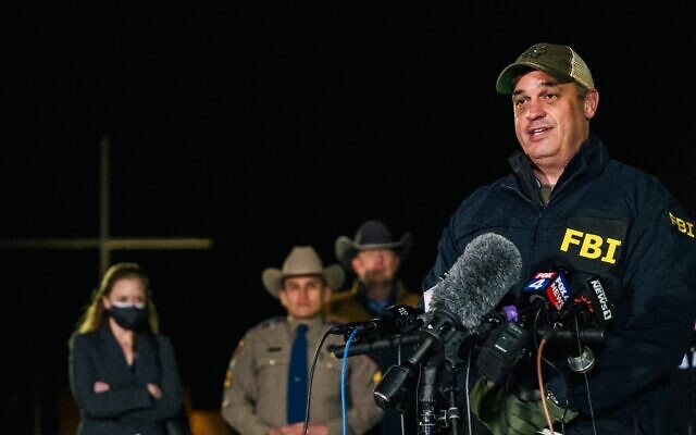 FBI Special Agent In Charge Matthew DeSarno speaks at a news conference near the Congregation Beth Israel synagogue on January 15, 2022 in Colleyville, Texas (Brandon Bell / GETTY IMAGES NORTH AMERICA / Getty Images via AFP) FBI Special Agent In Charge Matthew DeSarno speaks at a news conference near the Congregation Beth Israel synagogue on January 15, 2022 in Colleyville, Texas (Brandon Bell / GETTY IMAGES NORTH AMERICA / Getty Images via AFP)