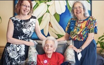 Cecile Klein with her daughter Harriet Nussbaum (right) and granddaughter Elaine Nussbaum (left)