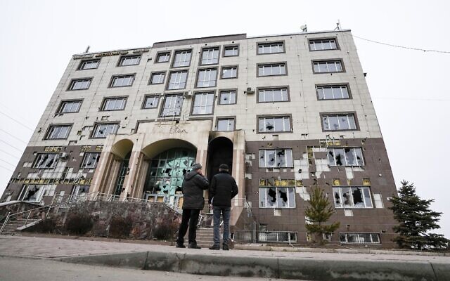 The building of Kazakhstan's ruling party The Nur Otan is seen with damage after clashes in Almaty, Kazakhstan, January 11, 2022. (AP Photo) The building of Kazakhstan's ruling party The Nur Otan is seen with damage after clashes in Almaty, Kazakhstan, January 11, 2022. (AP Photo)
